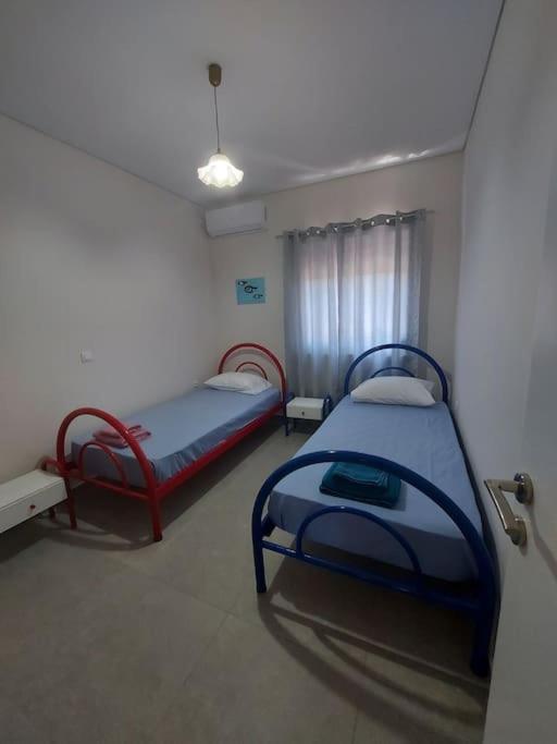 הוילה Palaiá Fókaia Saint George Family House מראה חיצוני תמונה