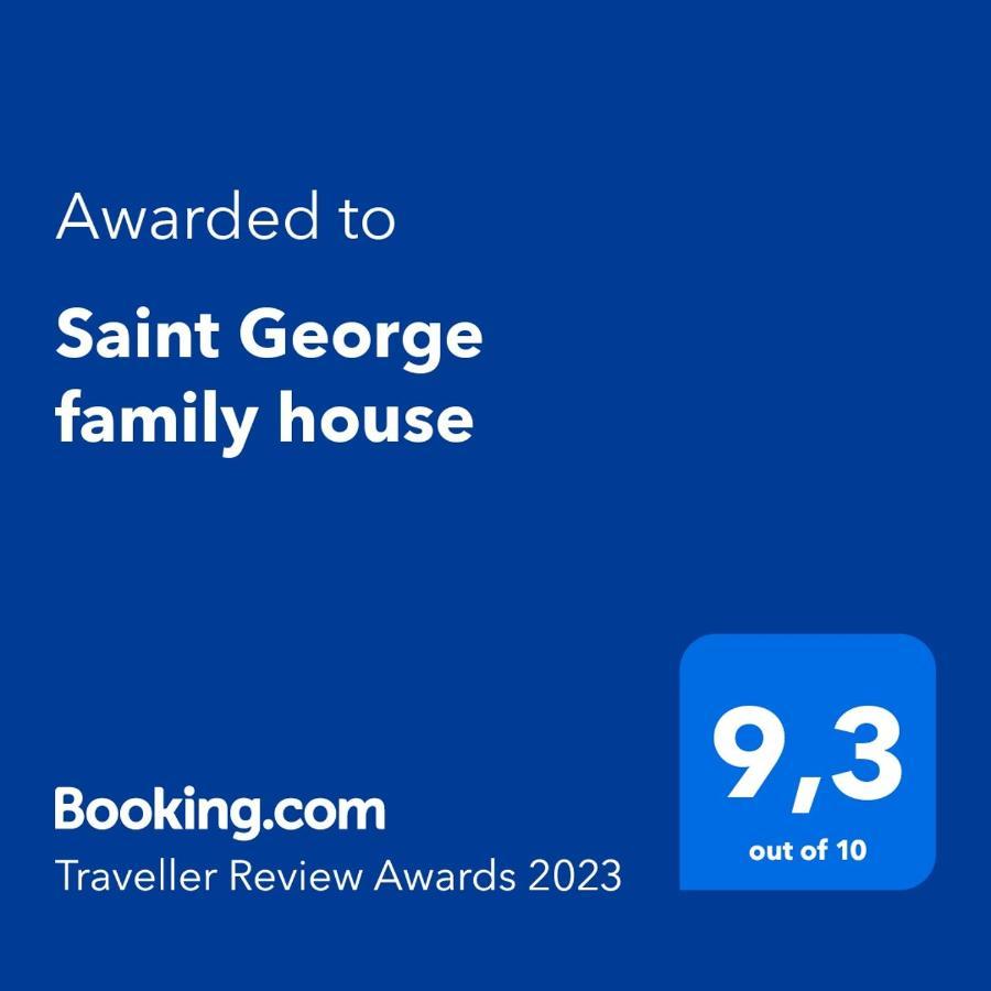 הוילה Palaiá Fókaia Saint George Family House מראה חיצוני תמונה